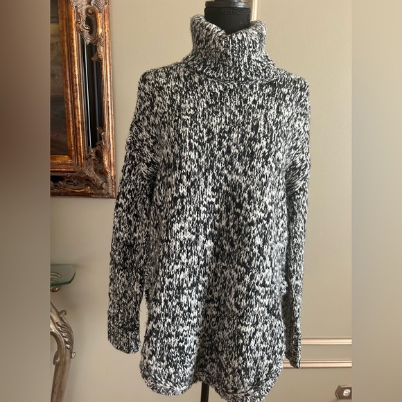 Treasure & Bond Black White Marled Chunky Knit Turtleneck Sweater Size Medium - Picture 3 of 8